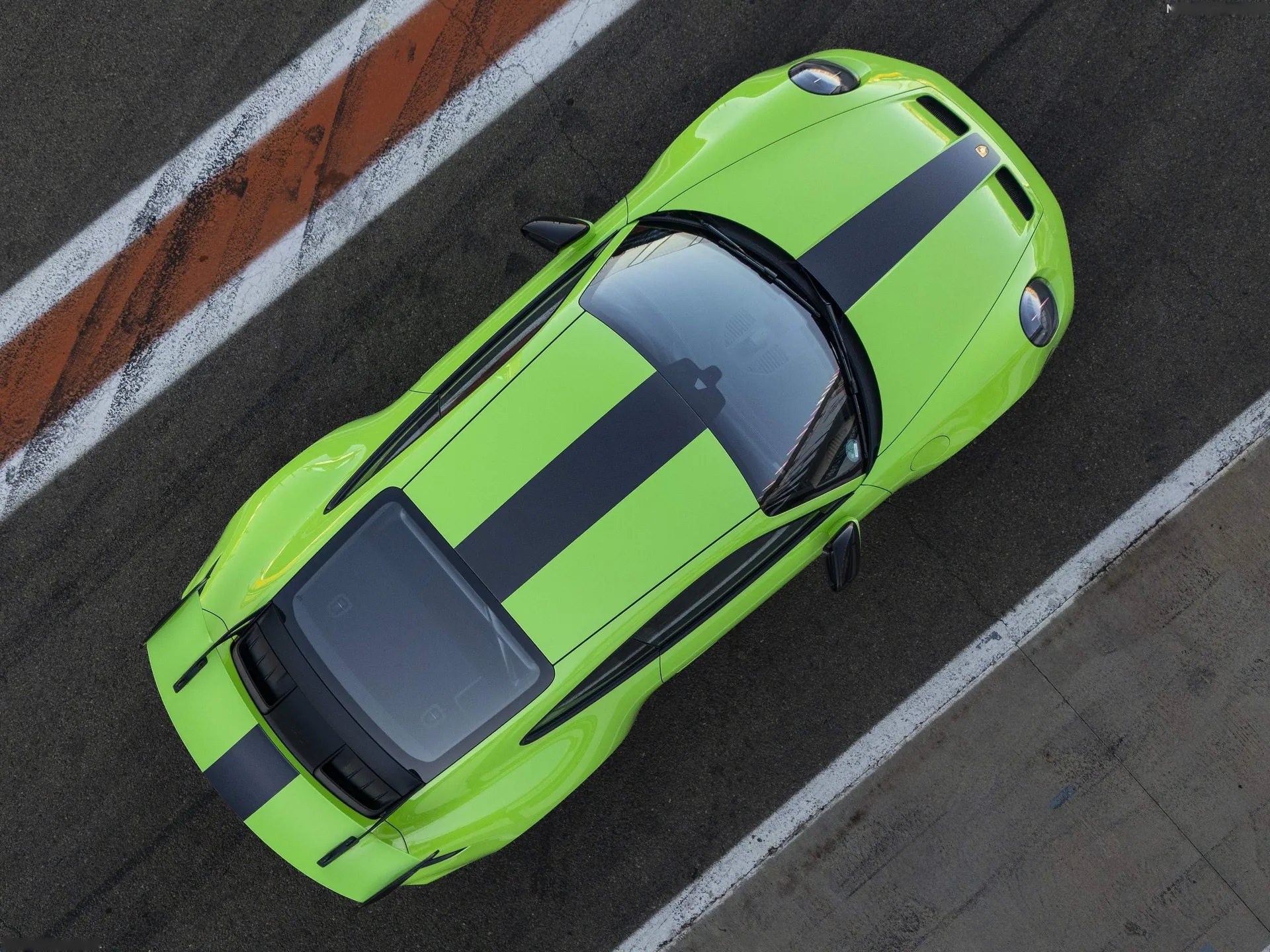 Porsche 911 GT3 (2025) – pohled shora