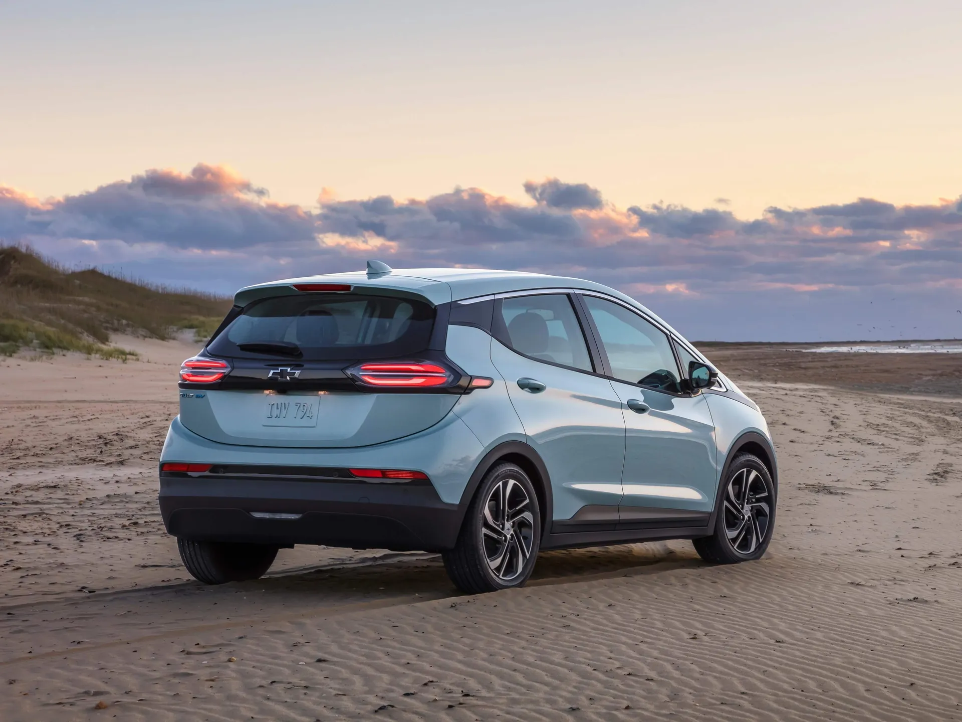 Chevrolet Bolt EV (2022) – zadní tříčtvrteční pohled