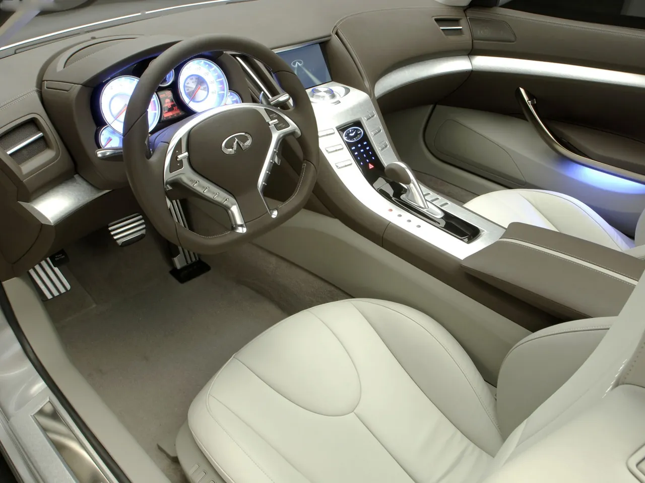 Infiniti Coupe Concept (2006) – interiér