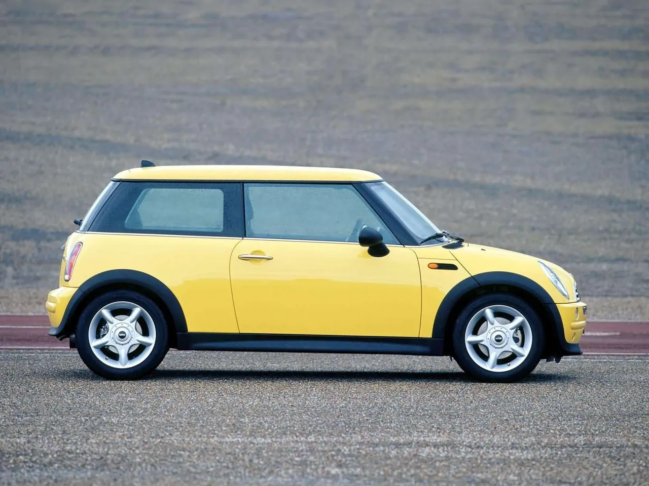 Mini One D (2003) – boční profil