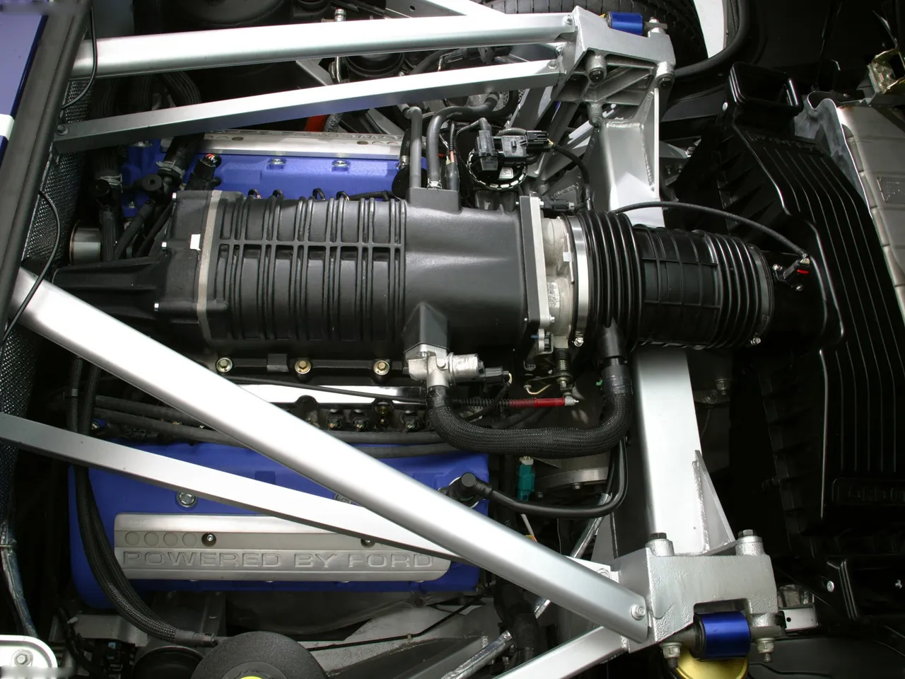 Ford GT (2005) – motorový prostor