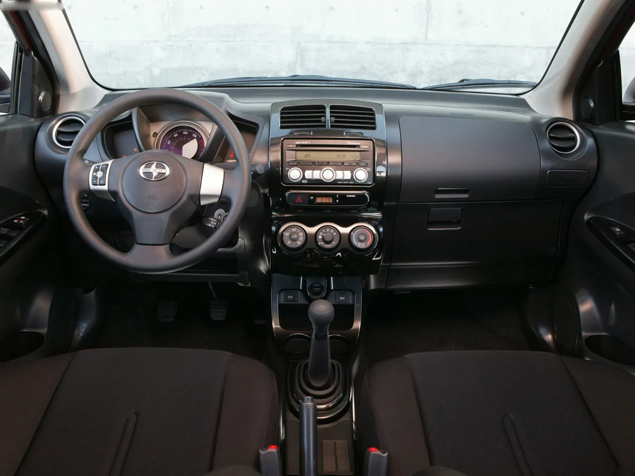 Scion xD (2008) – interiér