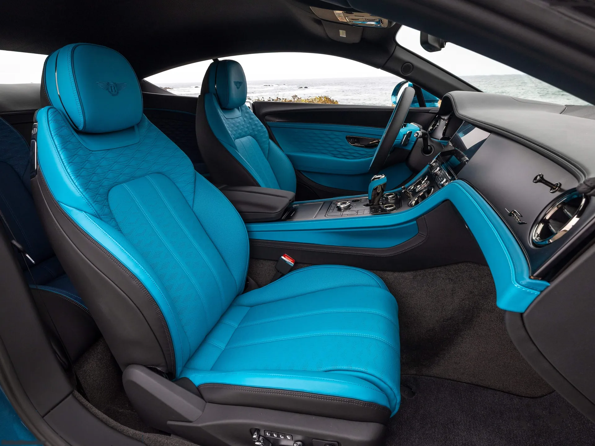 Bentley Continental GT Speed Ombre by Mulliner (2025) – interiér