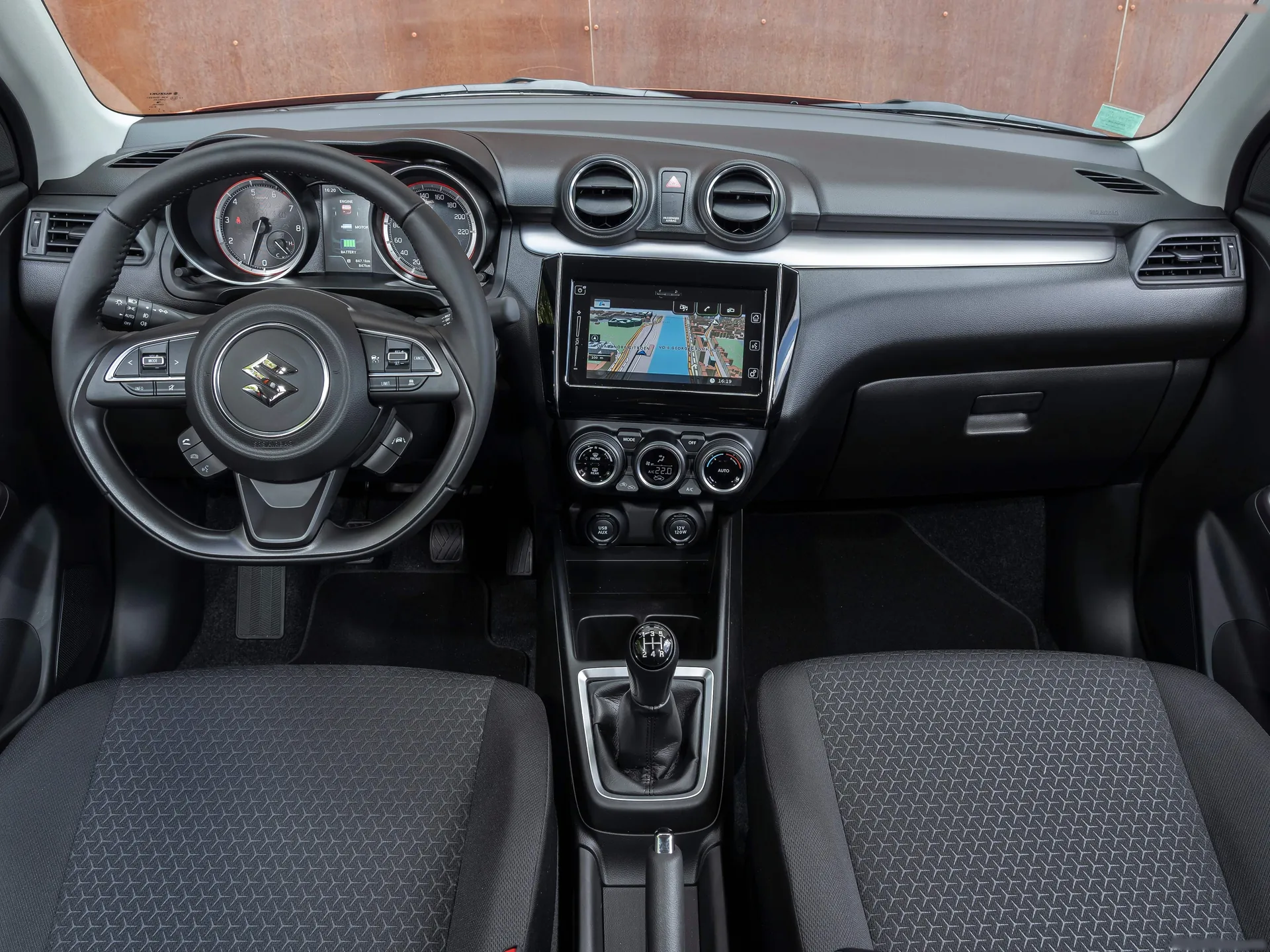 Suzuki Swift (2021) – interiér