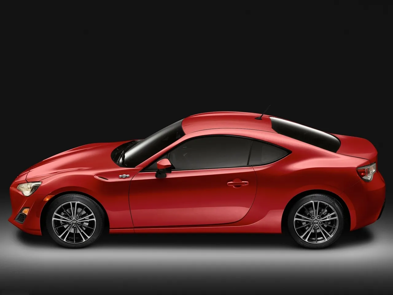 Scion FR-S (2013) – boční profil