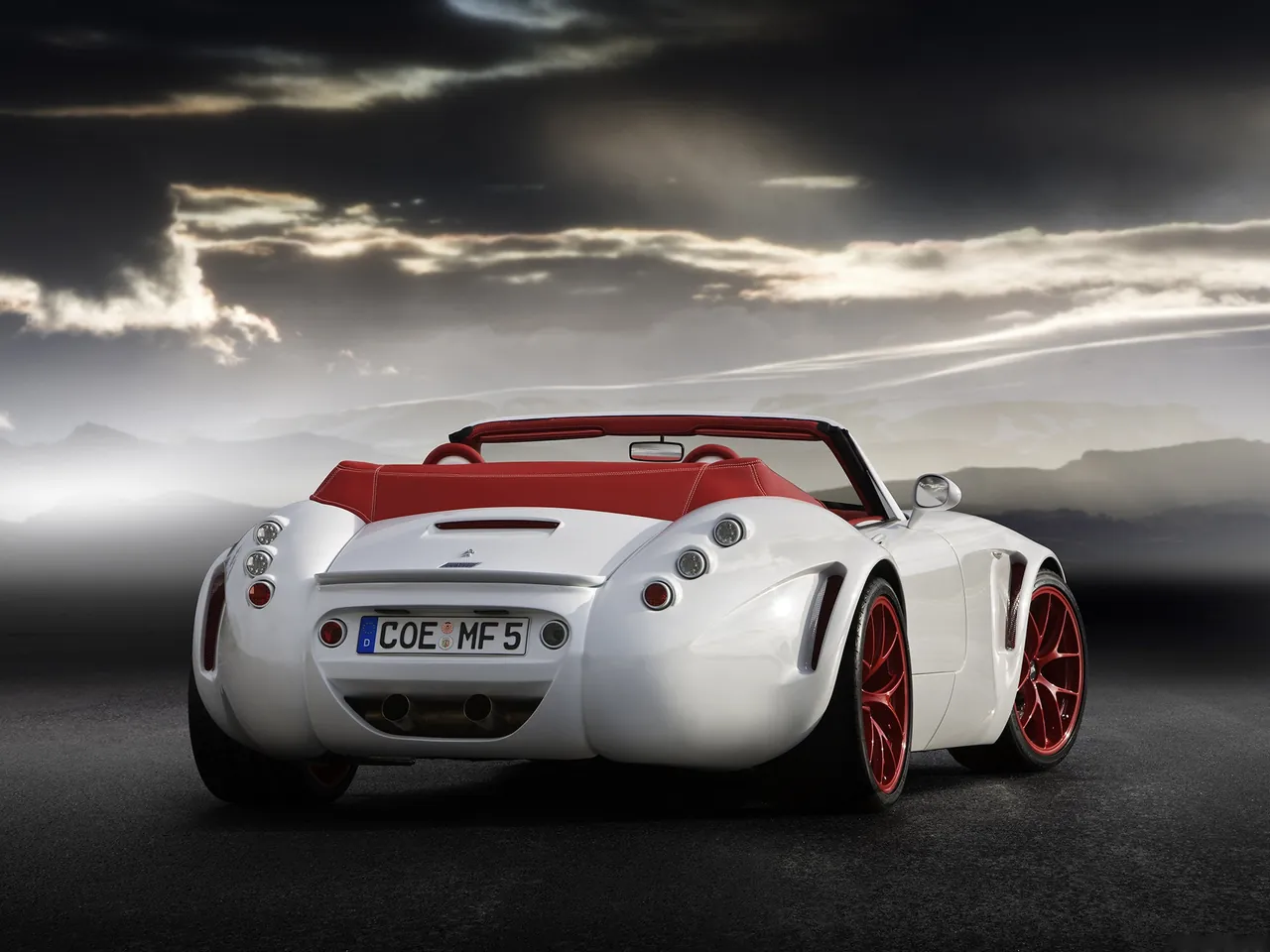 Wiesmann Roadster MF5 (2010) – zadní tříčtvrteční pohled
