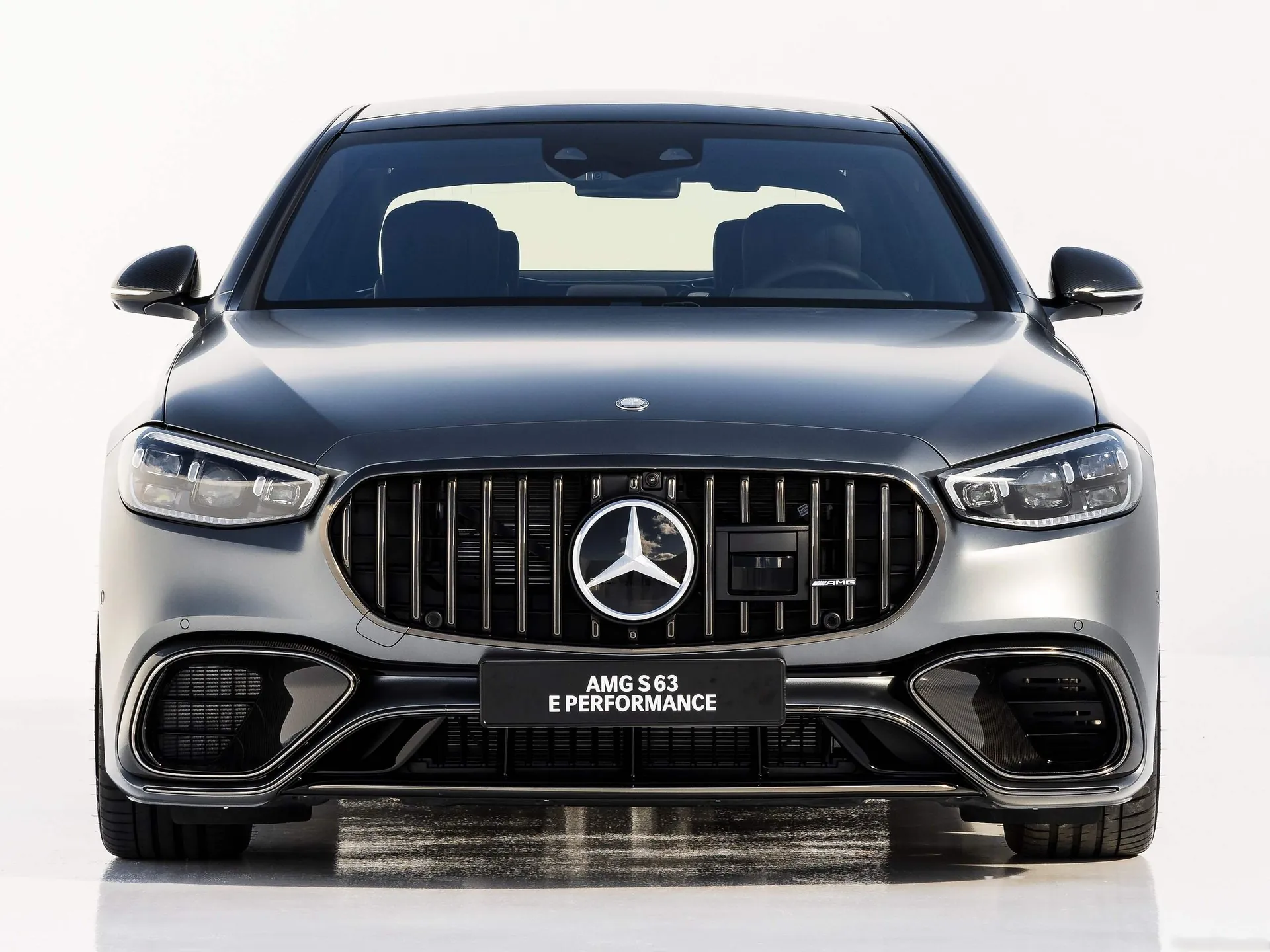 Mercedes-Benz S63 AMG E Performance (2023) - Front