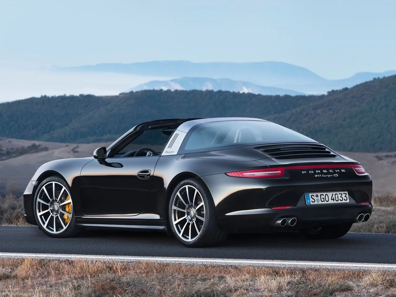 Porsche 911 Targa (2015) – zadní tříčtvrteční pohled