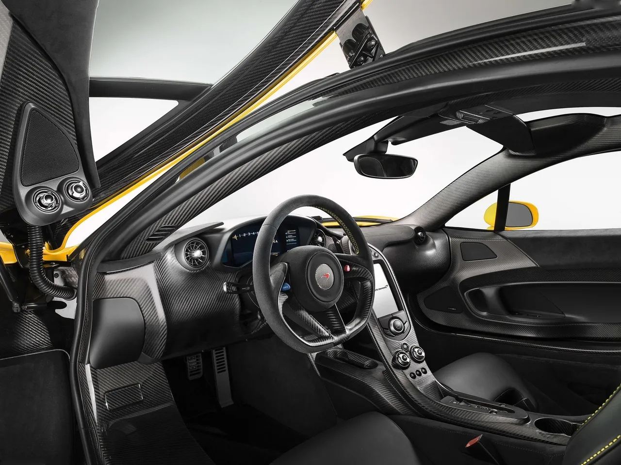 McLaren P1 (2014) – interiér