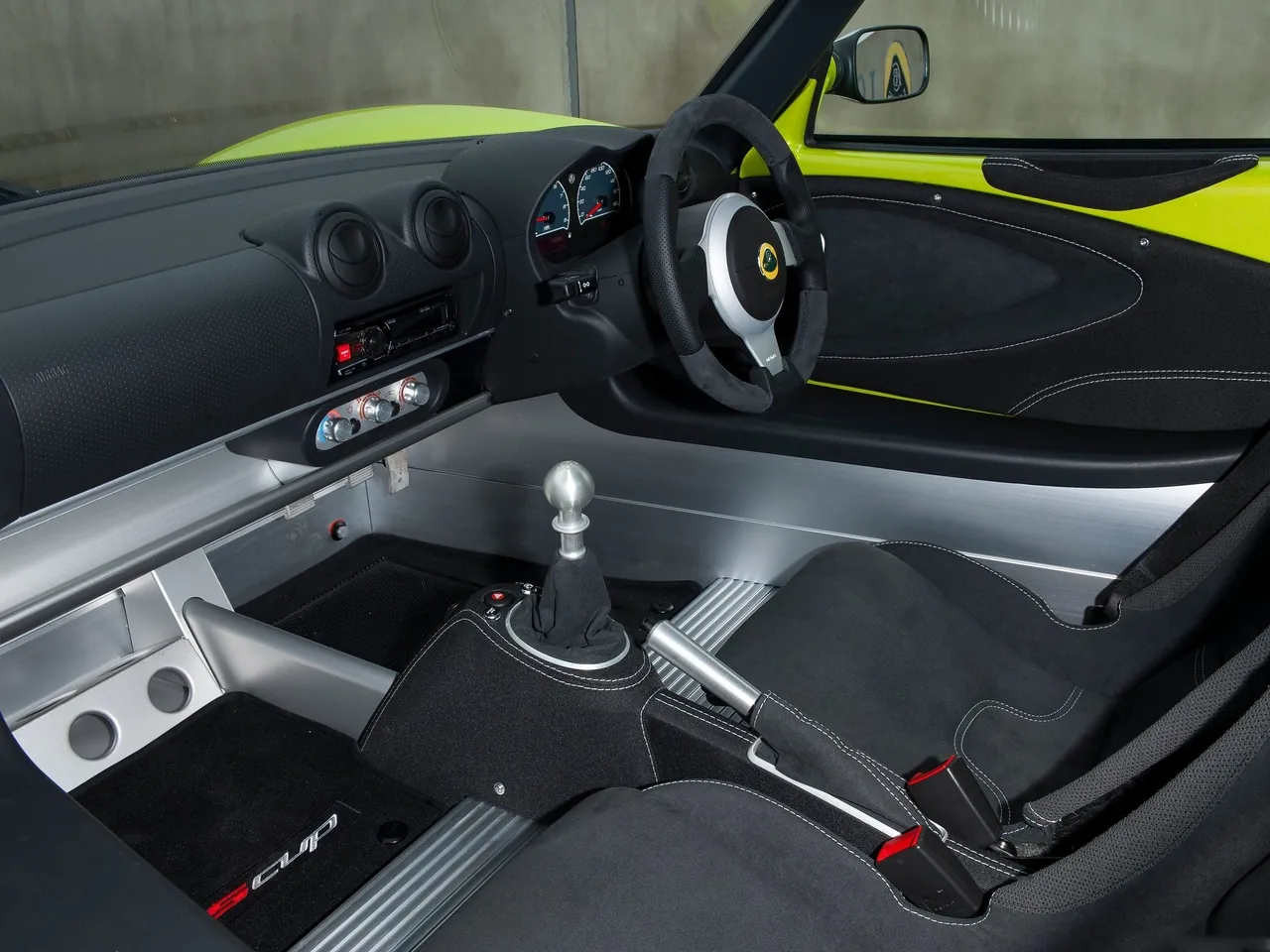 Lotus Elise S Cup (2015) – interiér