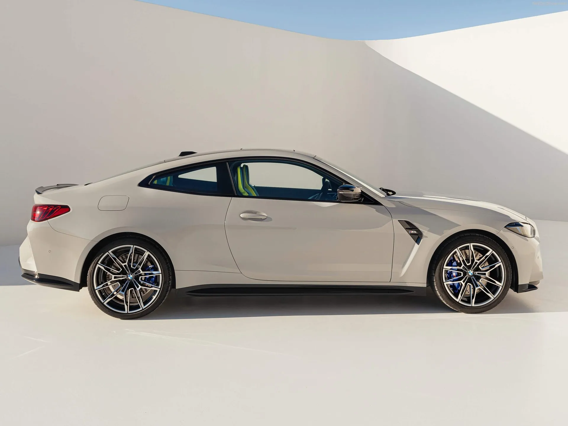 BMW M4 Coupe (2025) – boční profil