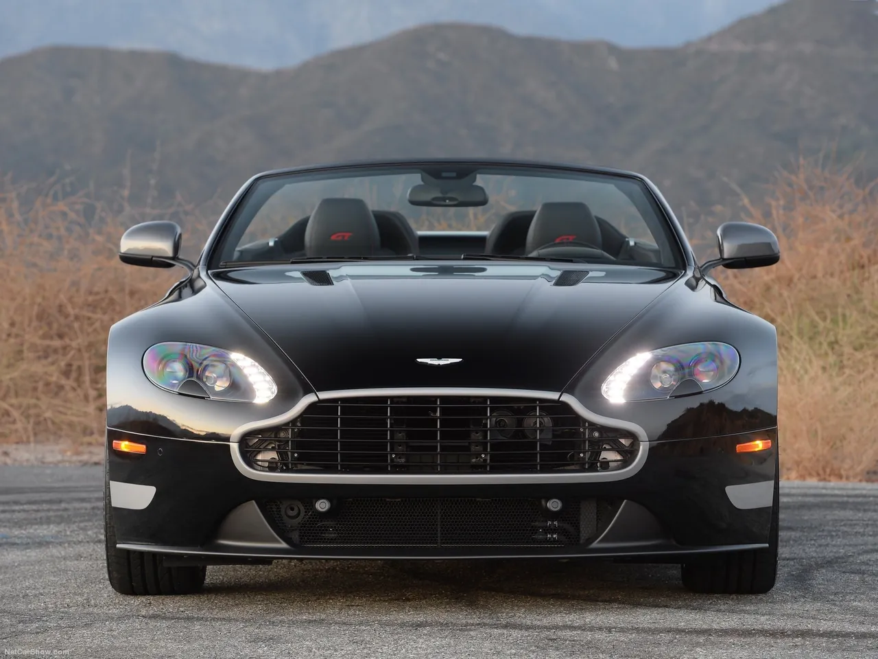 Aston Martin V8 Vantage GT Roadster (2015) - Front