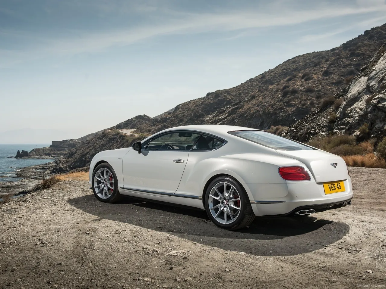 Bentley Continental GT V8 S (2014) – zadní tříčtvrteční pohled