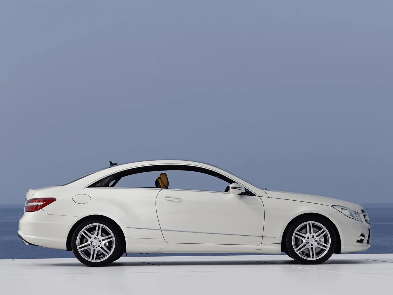 Mercedes-Benz E-Class Coupe (2010) - Side Profile