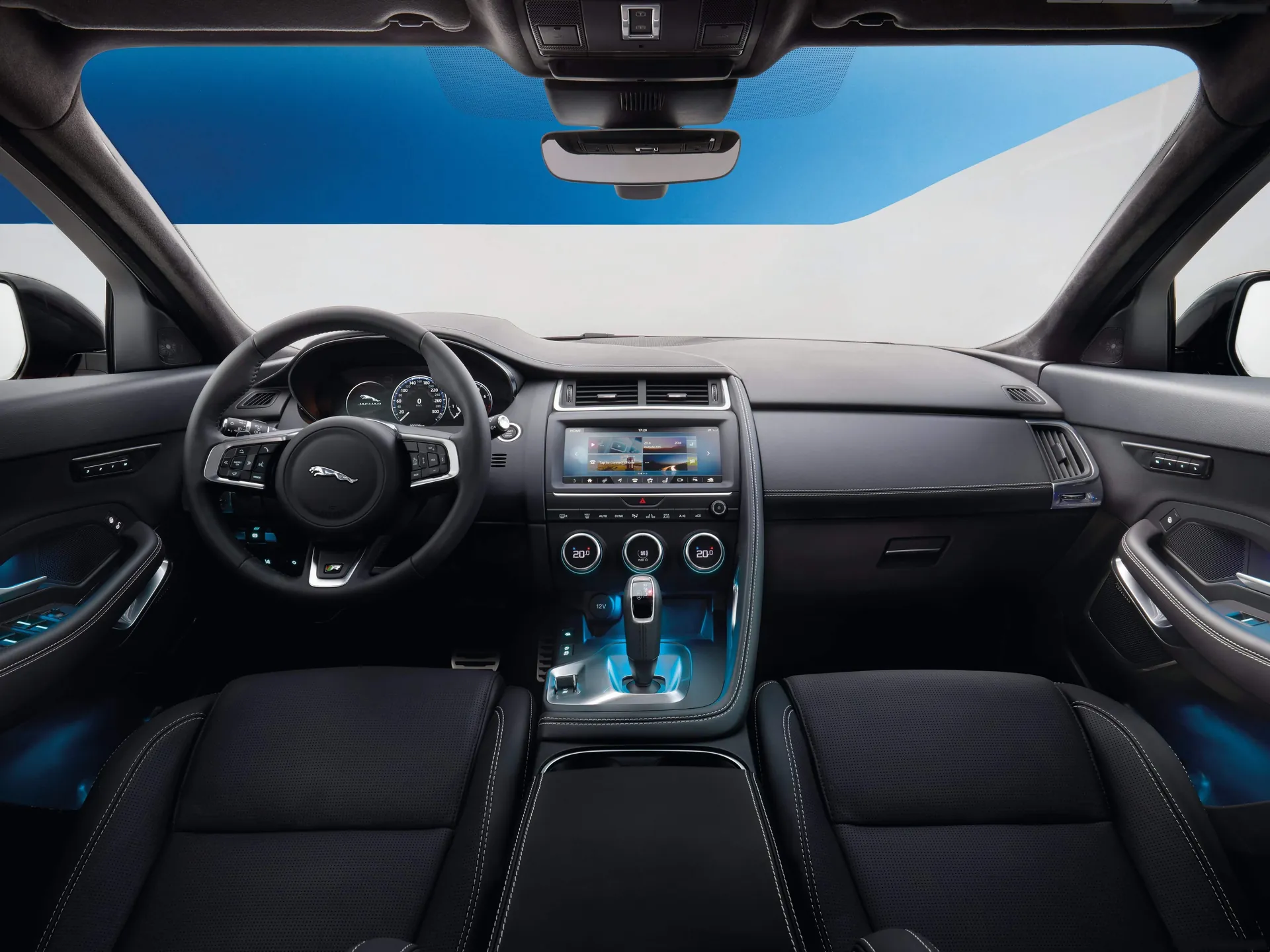 Jaguar E-Pace (2018) – interiér