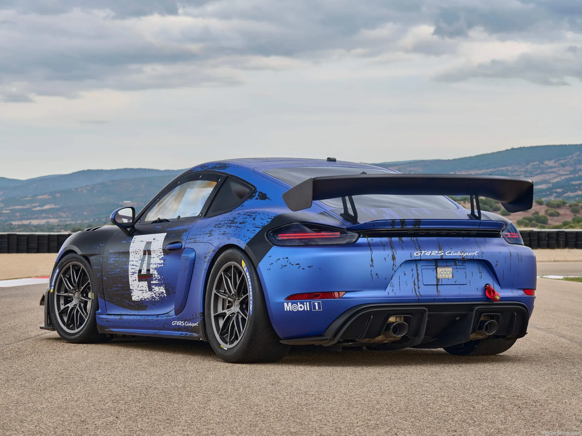 Porsche 718 Cayman GT4 RS Clubsport (2022) - Rear Three-Quarter