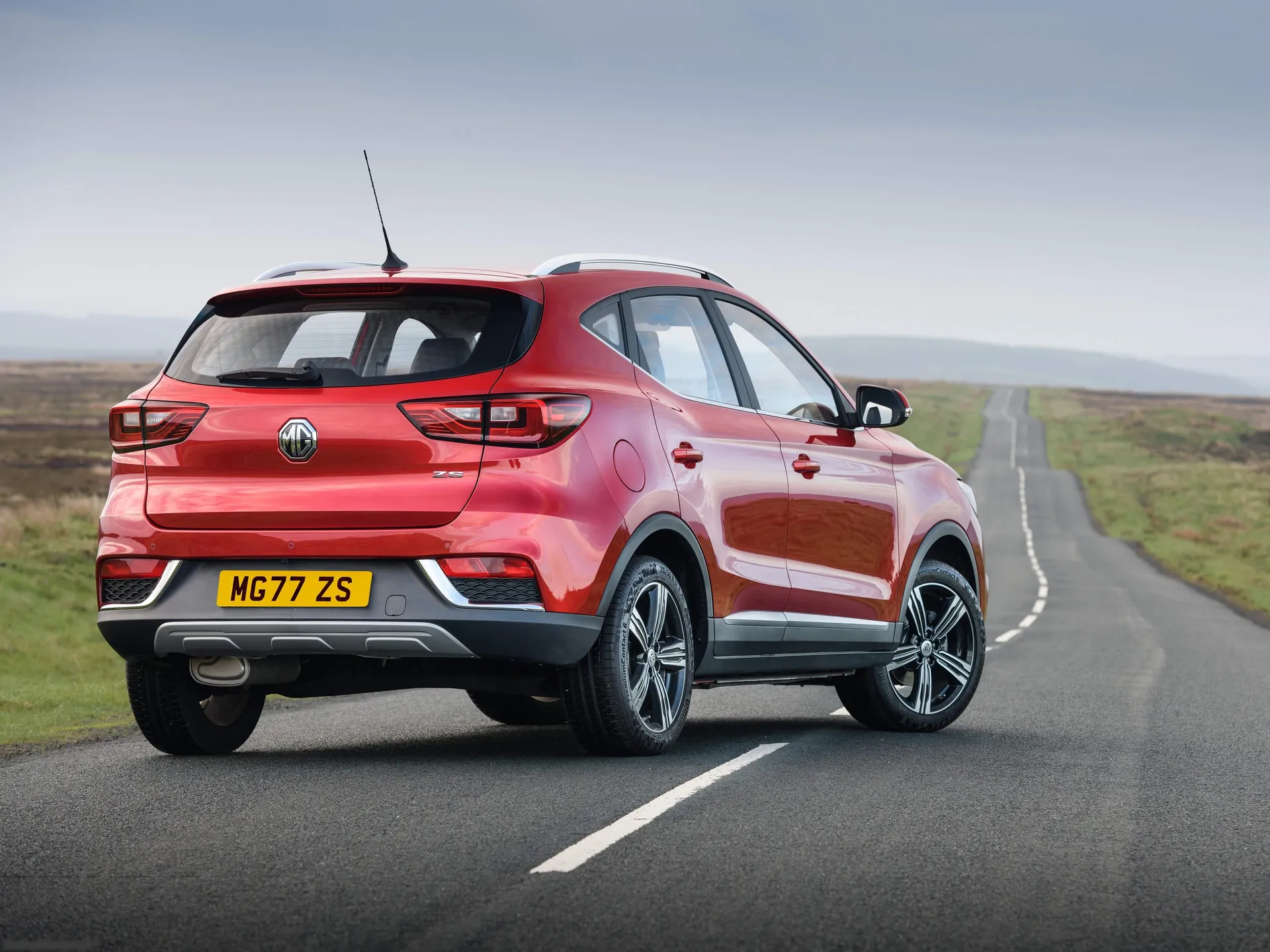 MG ZS (2018) – zadní tříčtvrteční pohled