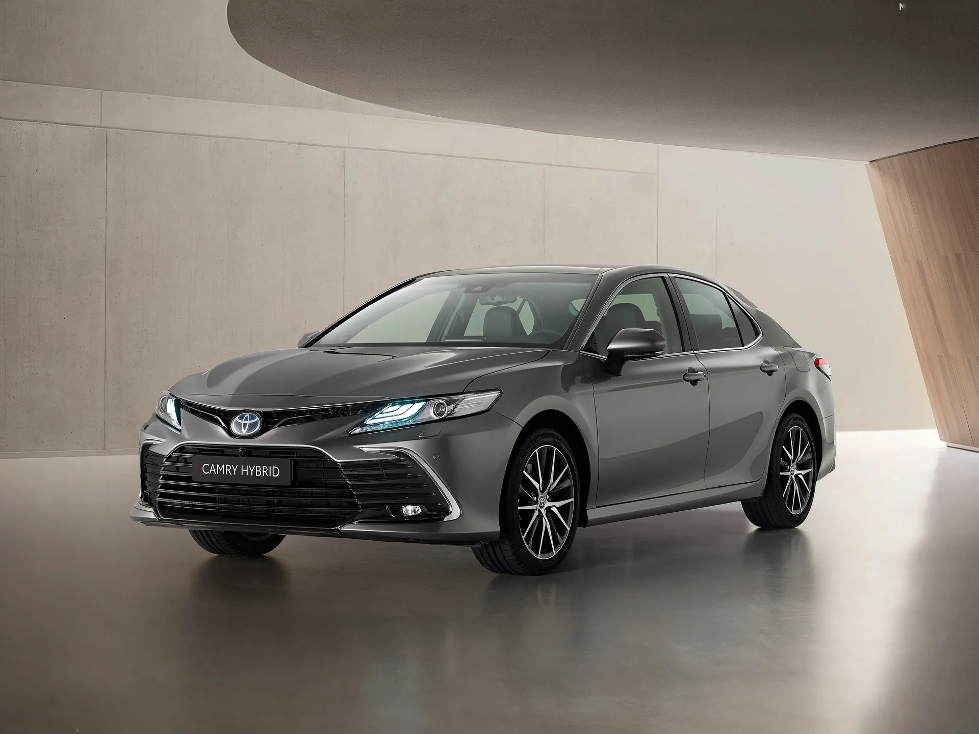 Toyota Camry Hybrid [EU] (2021)