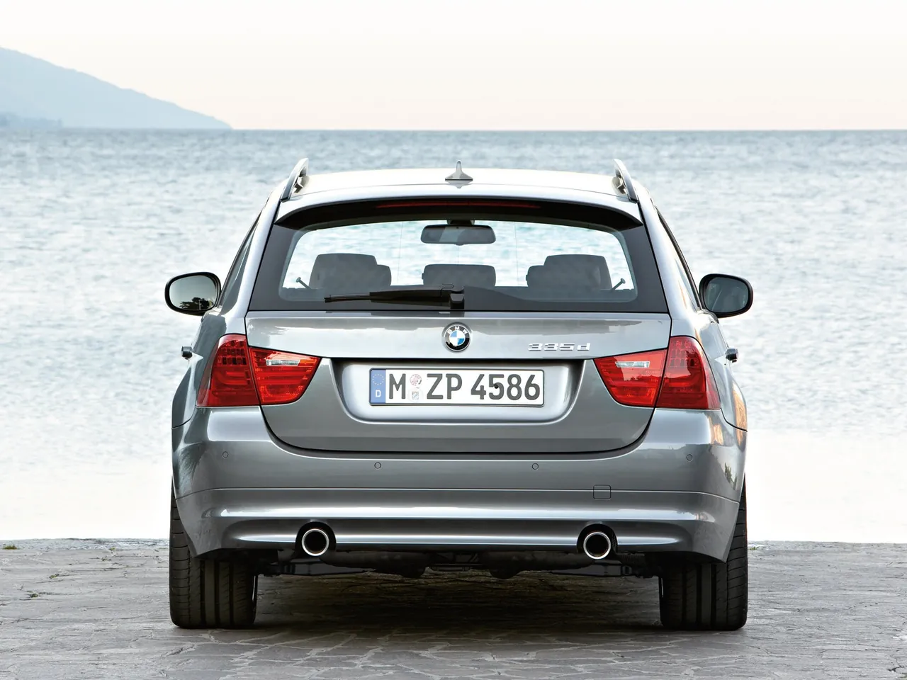 BMW 3-Series Touring (2009) - Rear