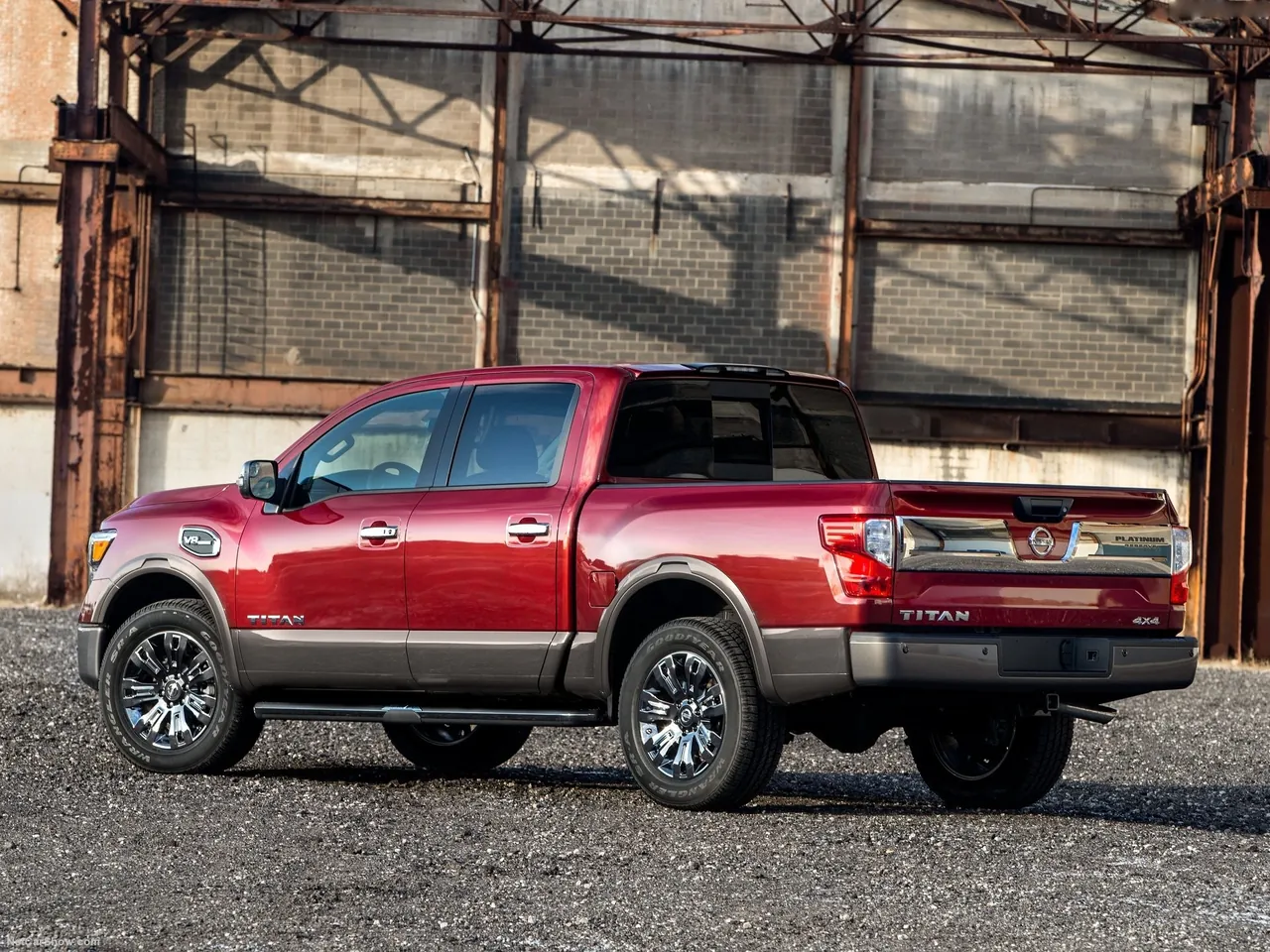 Nissan Titan (2017) – zadní tříčtvrteční pohled