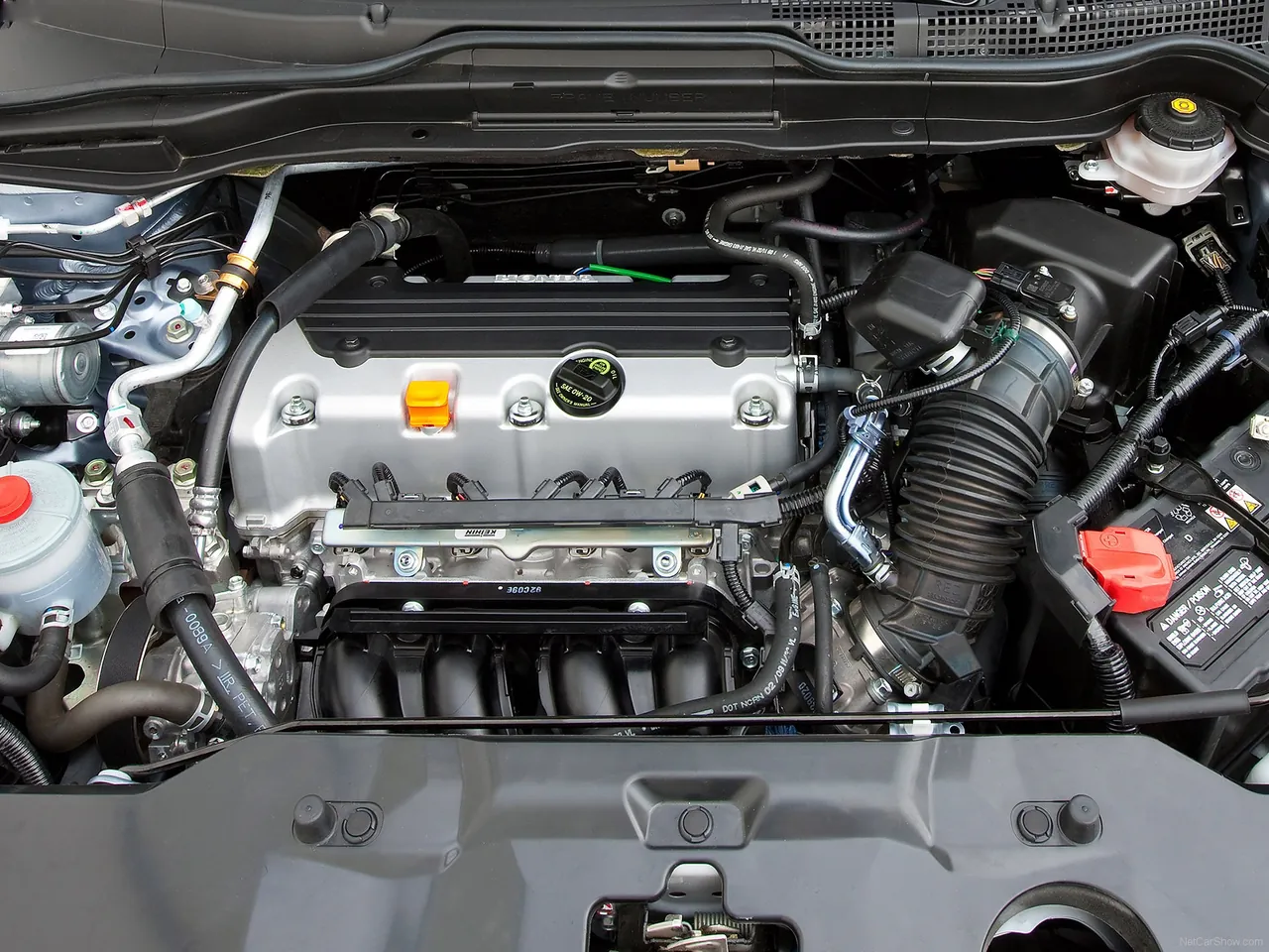 Honda CR-V [US] (2010) – motorový prostor