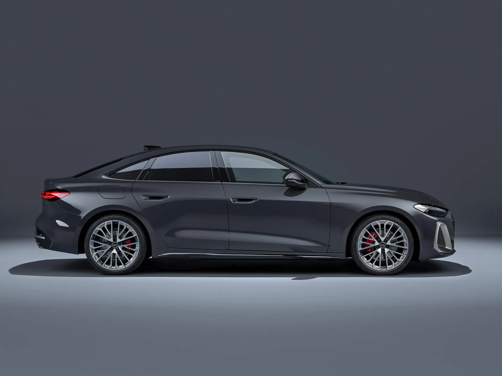 Audi A5 Sedan (2025) – boční profil