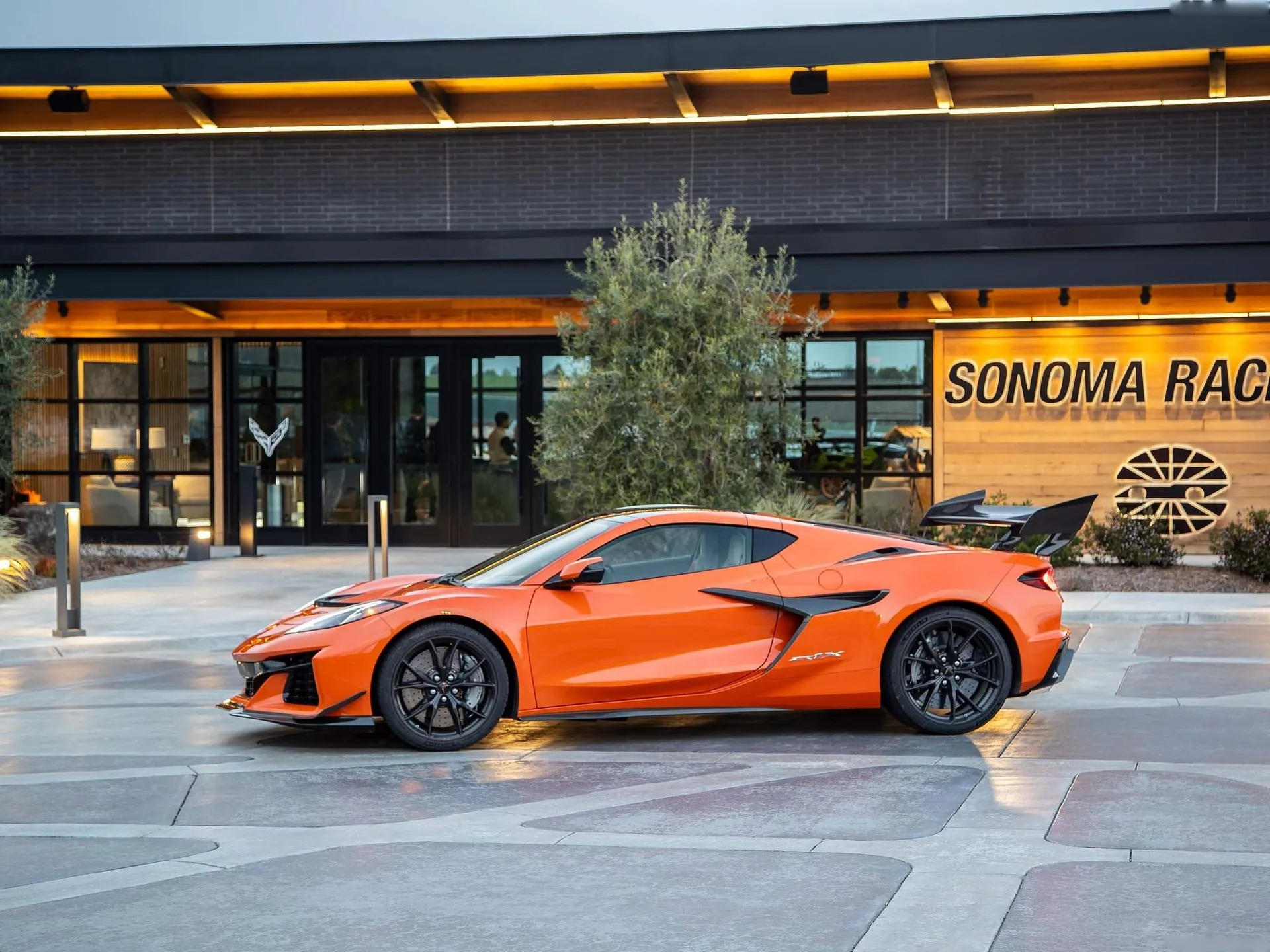 Chevrolet Corvette ZR1X (2026) – boční profil