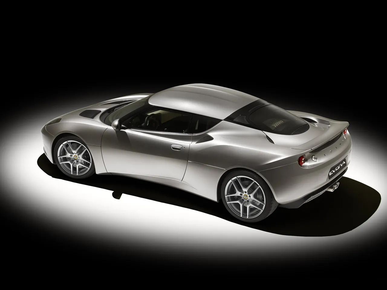 Lotus Evora (2010) – zadní tříčtvrteční pohled