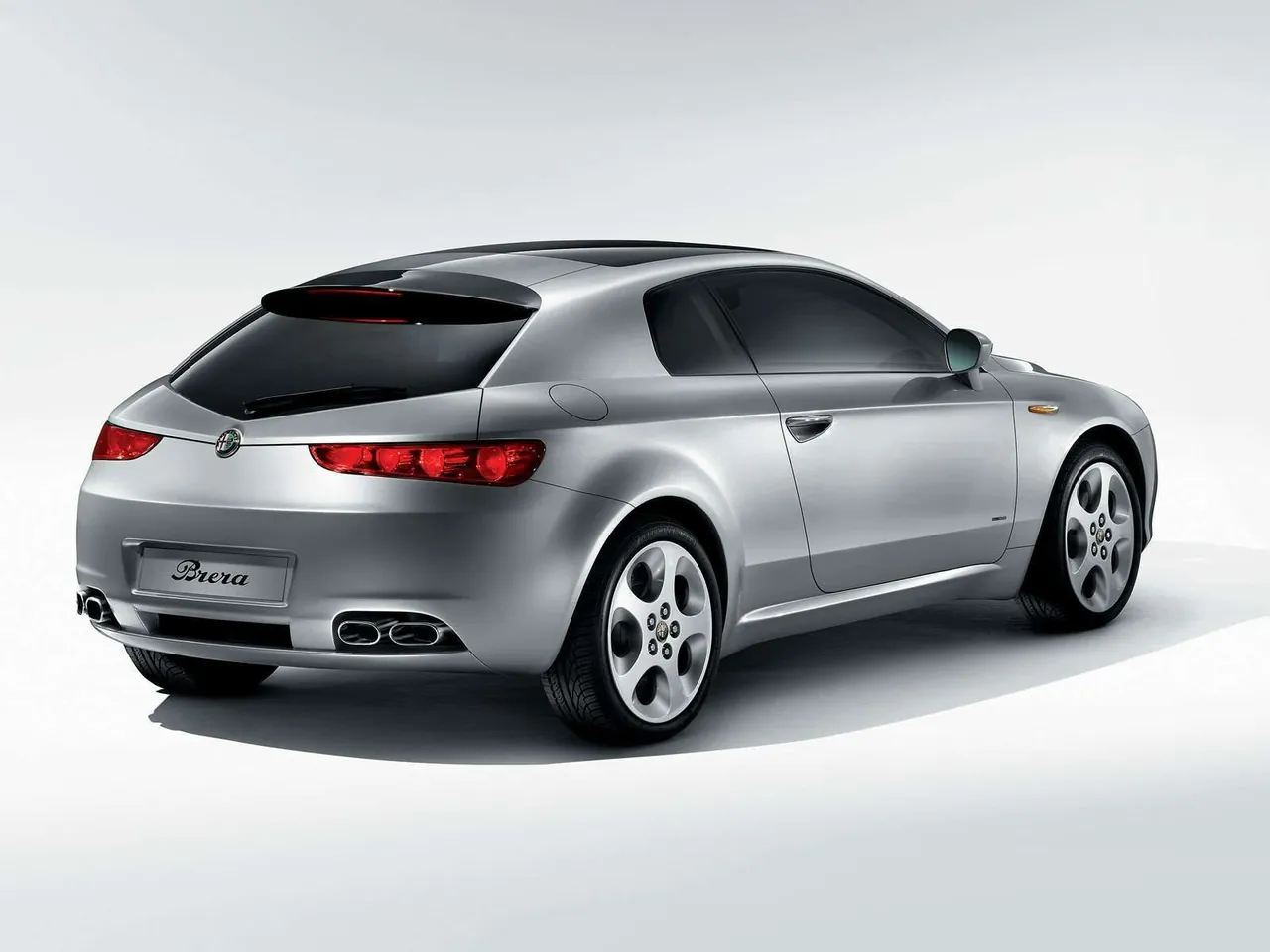 Alfa Romeo Brera (2005) – zadní tříčtvrteční pohled