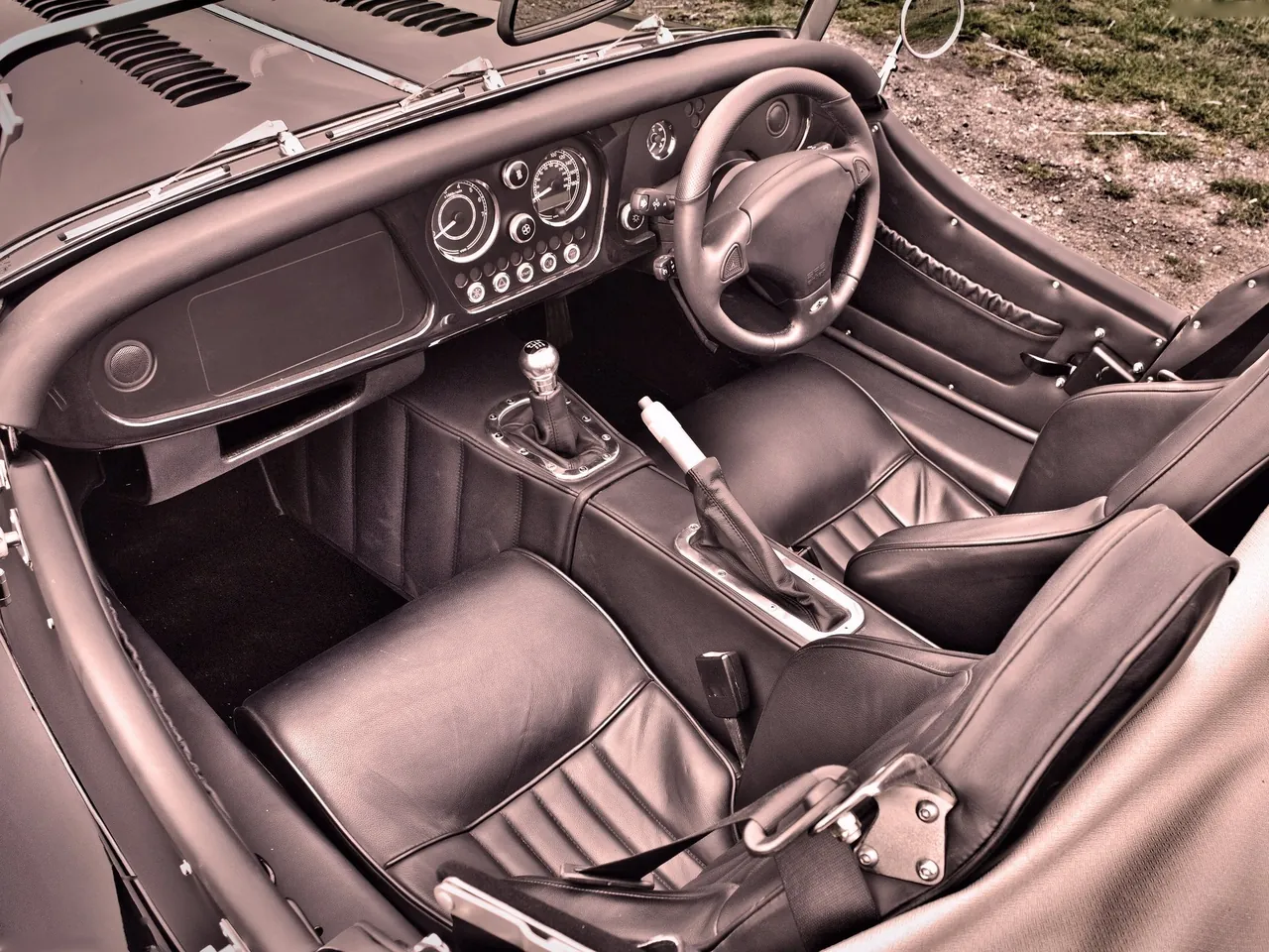 Morgan Plus 8 (2013) – interiér
