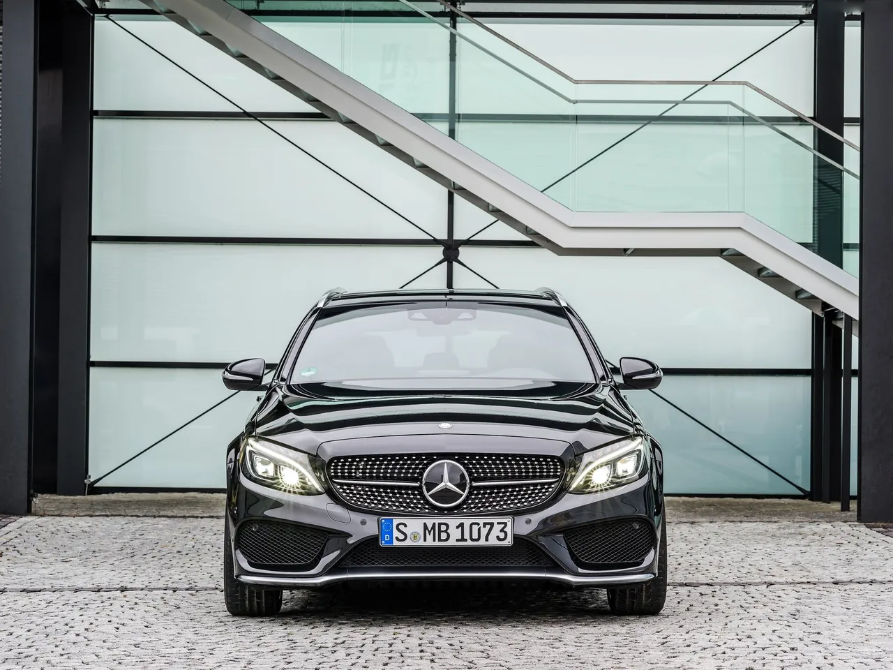 Mercedes-Benz C450 AMG 4Matic Estate (2016) – zepředu