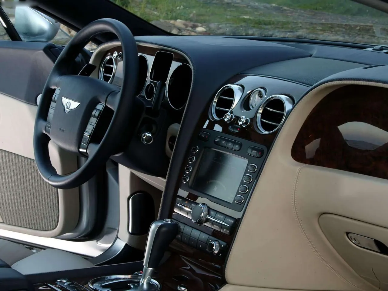 Bentley Continental GT (2003) – interiér