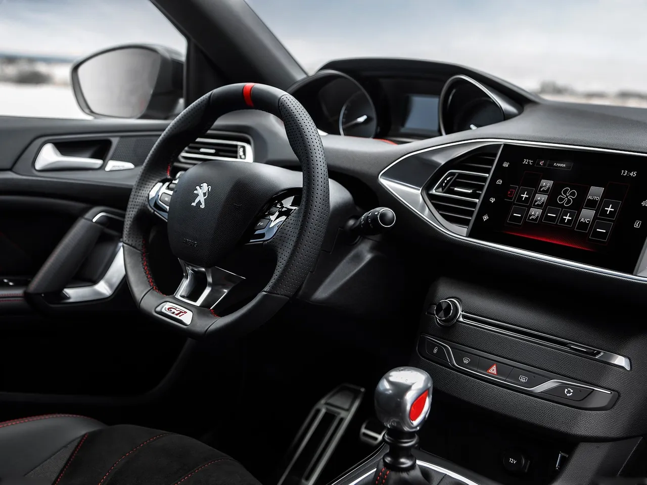 Peugeot 308 GTi (2016) – interiér