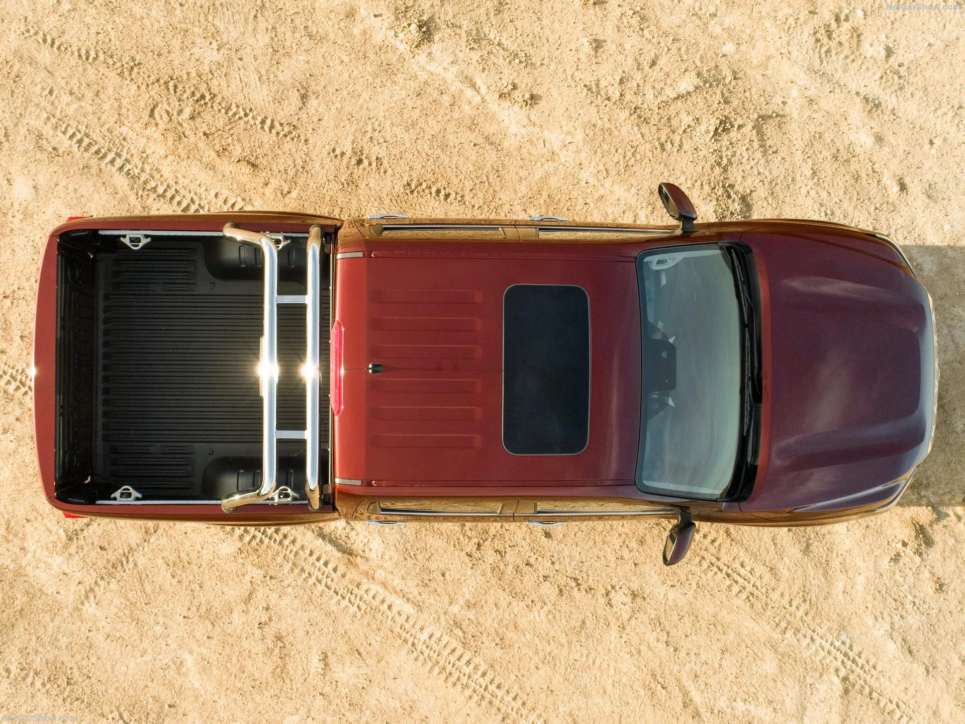 Nissan Navara [AU] (2021) – pohled shora