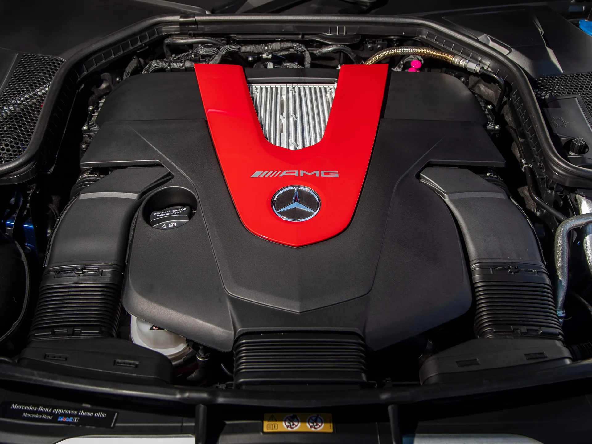 Mercedes-Benz C43 AMG 4Matic (2019) – motorový prostor