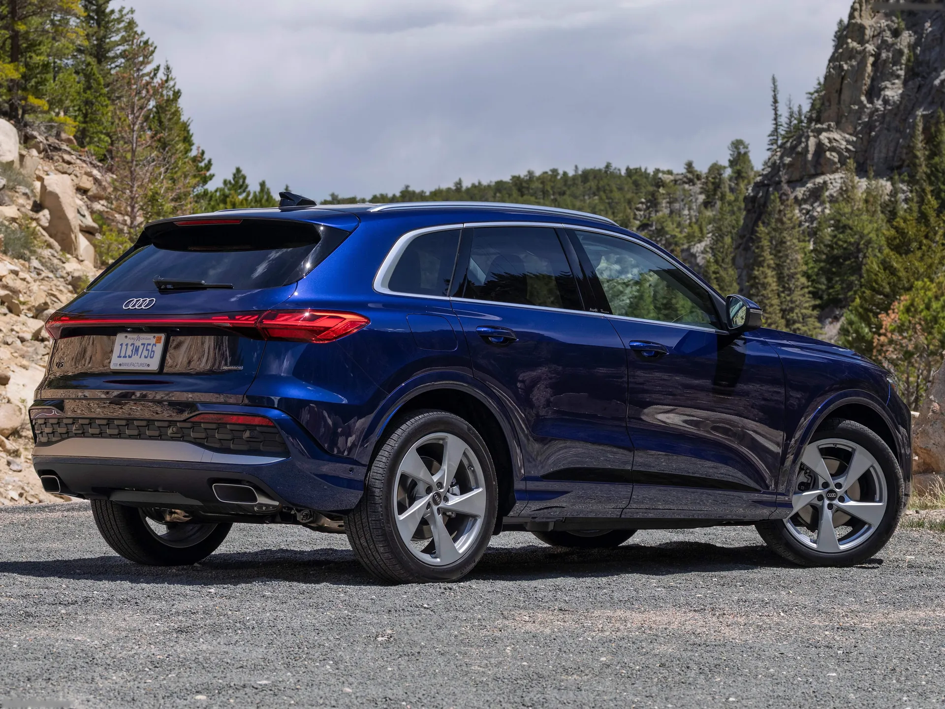 Audi Q5 [US] (2025) – zadní tříčtvrteční pohled