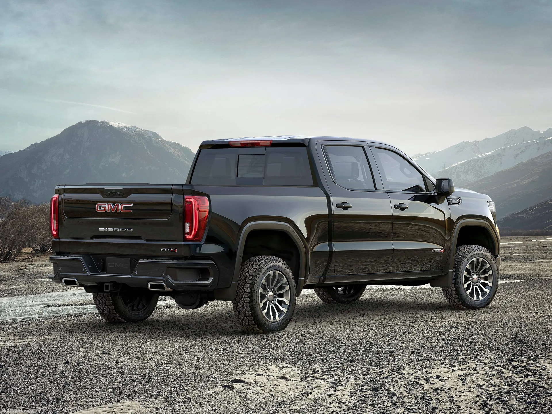 GMC Sierra AT4 (2019) – zadní tříčtvrteční pohled