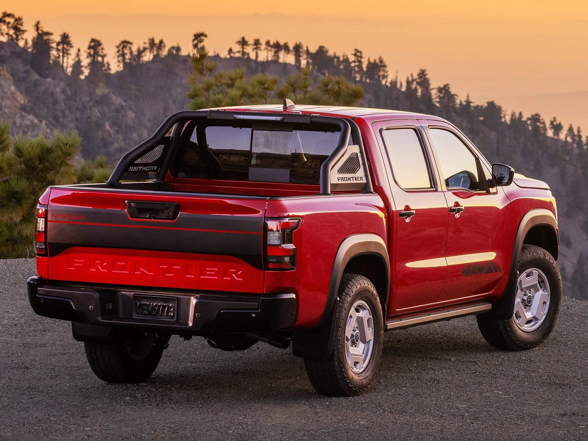 Nissan Frontier Hardbody (2024) – zadní tříčtvrteční pohled