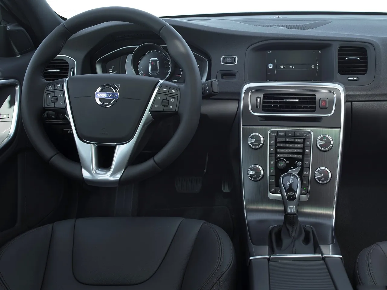Volvo S60 Cross Country (2016) – interiér