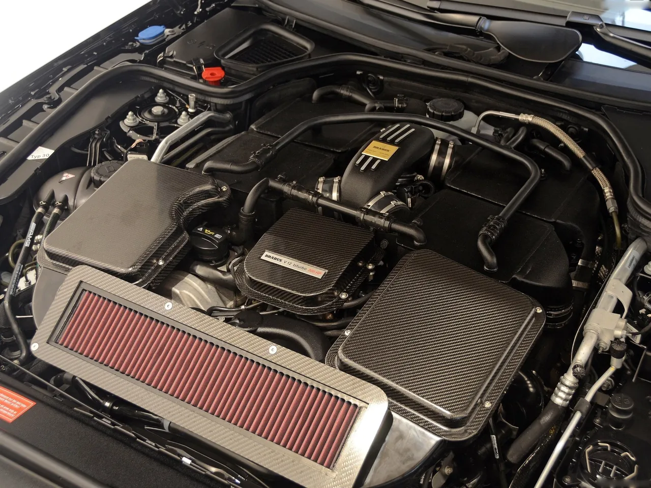 Brabus 800 Roadster (2013) – motorový prostor