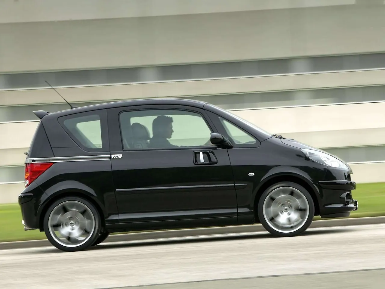 Peugeot 1007 RC Concept (2005) – boční profil