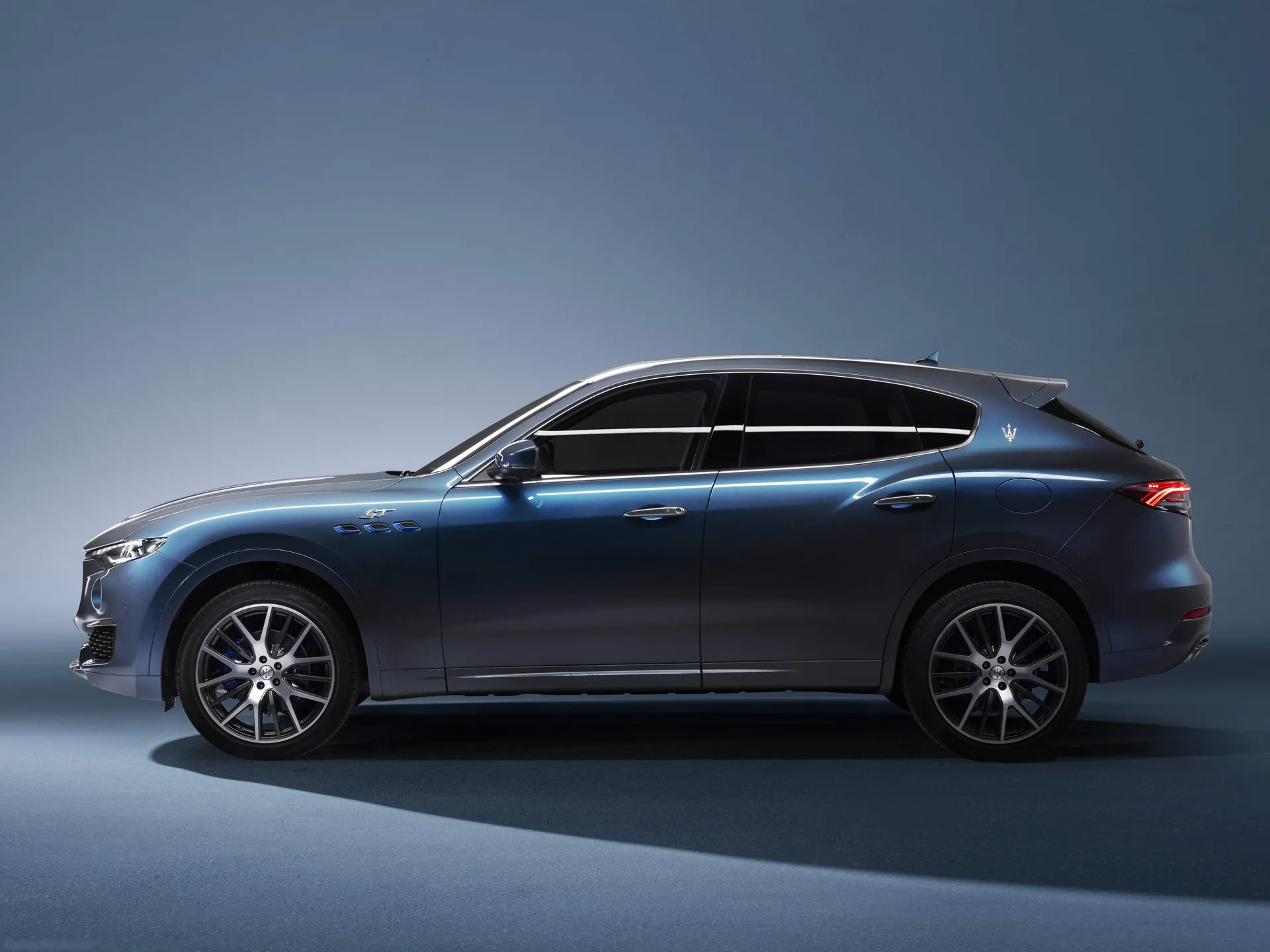 Maserati Levante Hybrid (2021) – boční profil