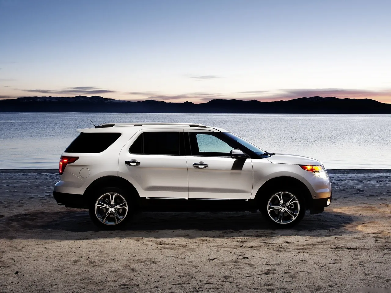 Ford Explorer (2011) – boční profil