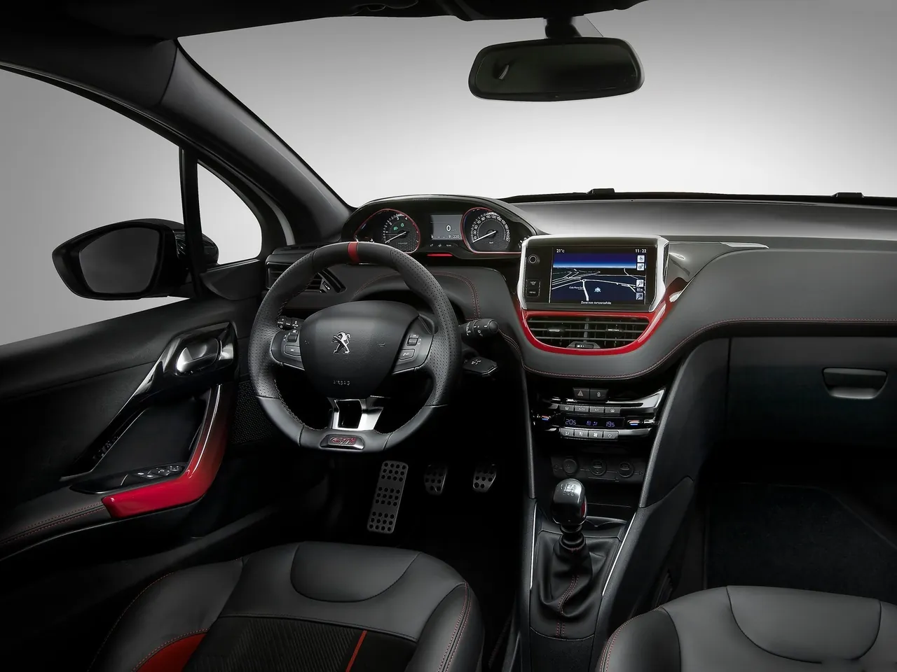 Peugeot 208 GTi (2014) – interiér