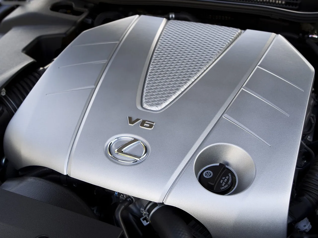 Lexus IS 350 F Sport (2011) – motorový prostor