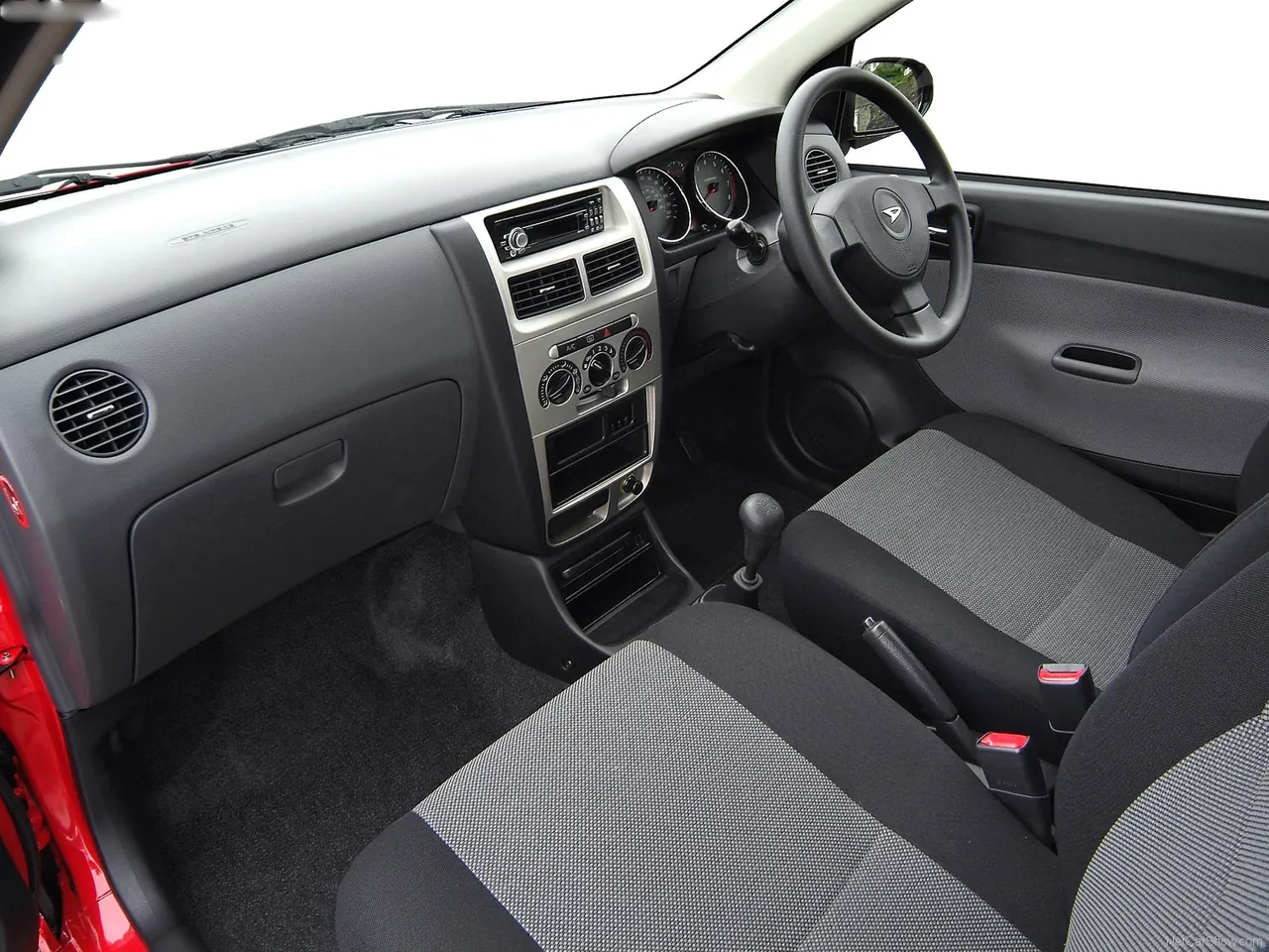 Daihatsu Charade (2006) – interiér