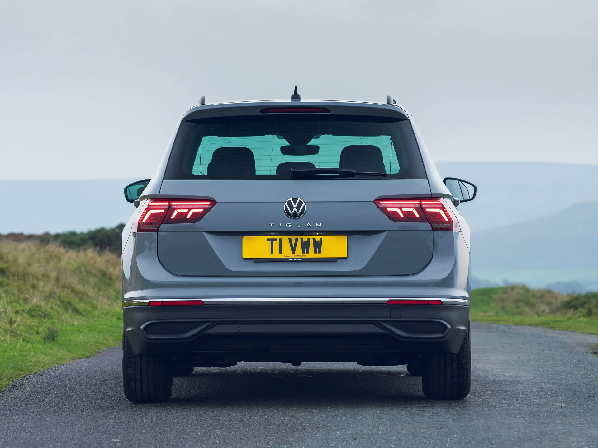 Volkswagen Tiguan [UK] (2021) - Rear