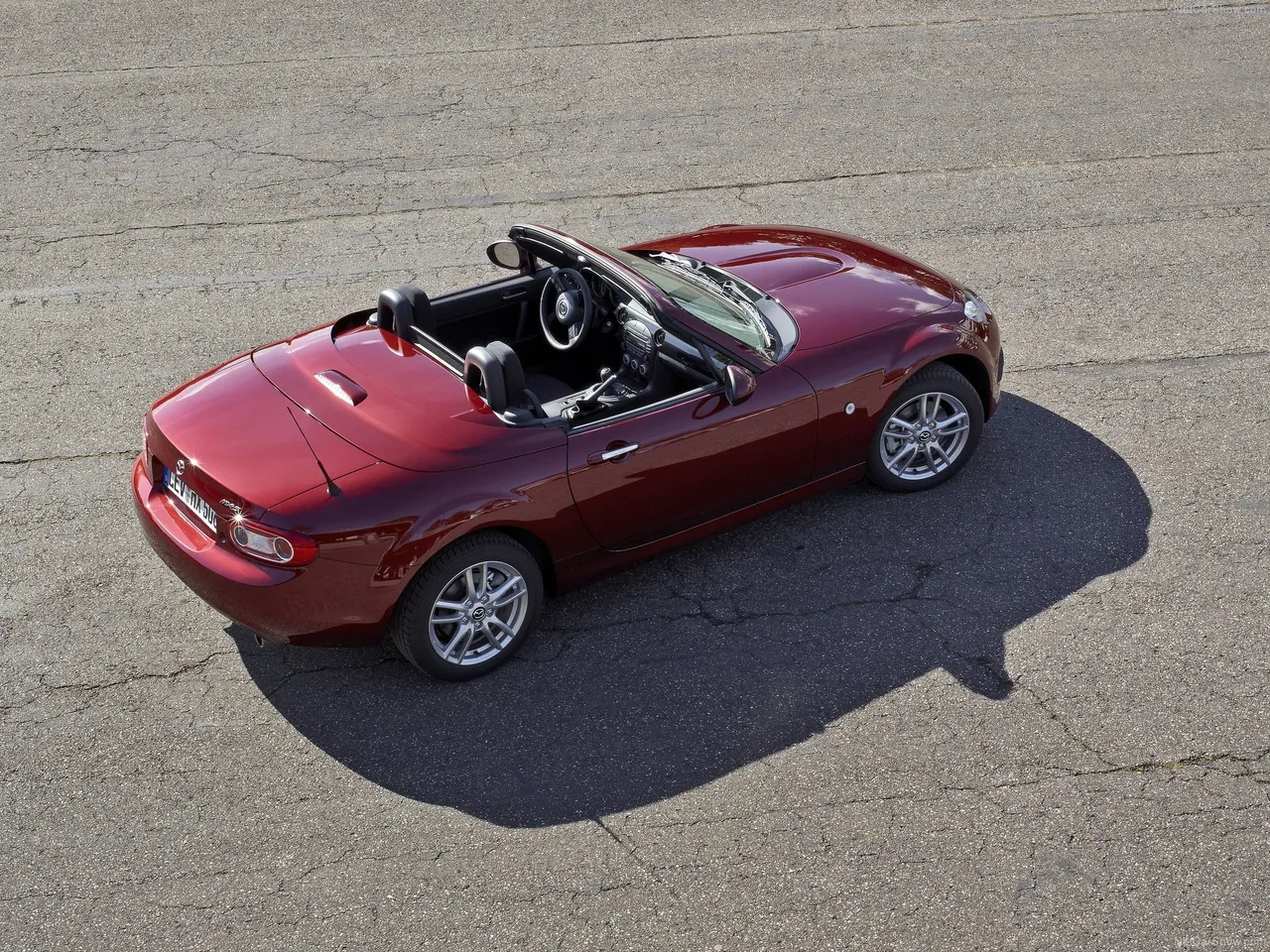 Mazda MX-5 Roadster Coupe (2013) – zadní tříčtvrteční pohled