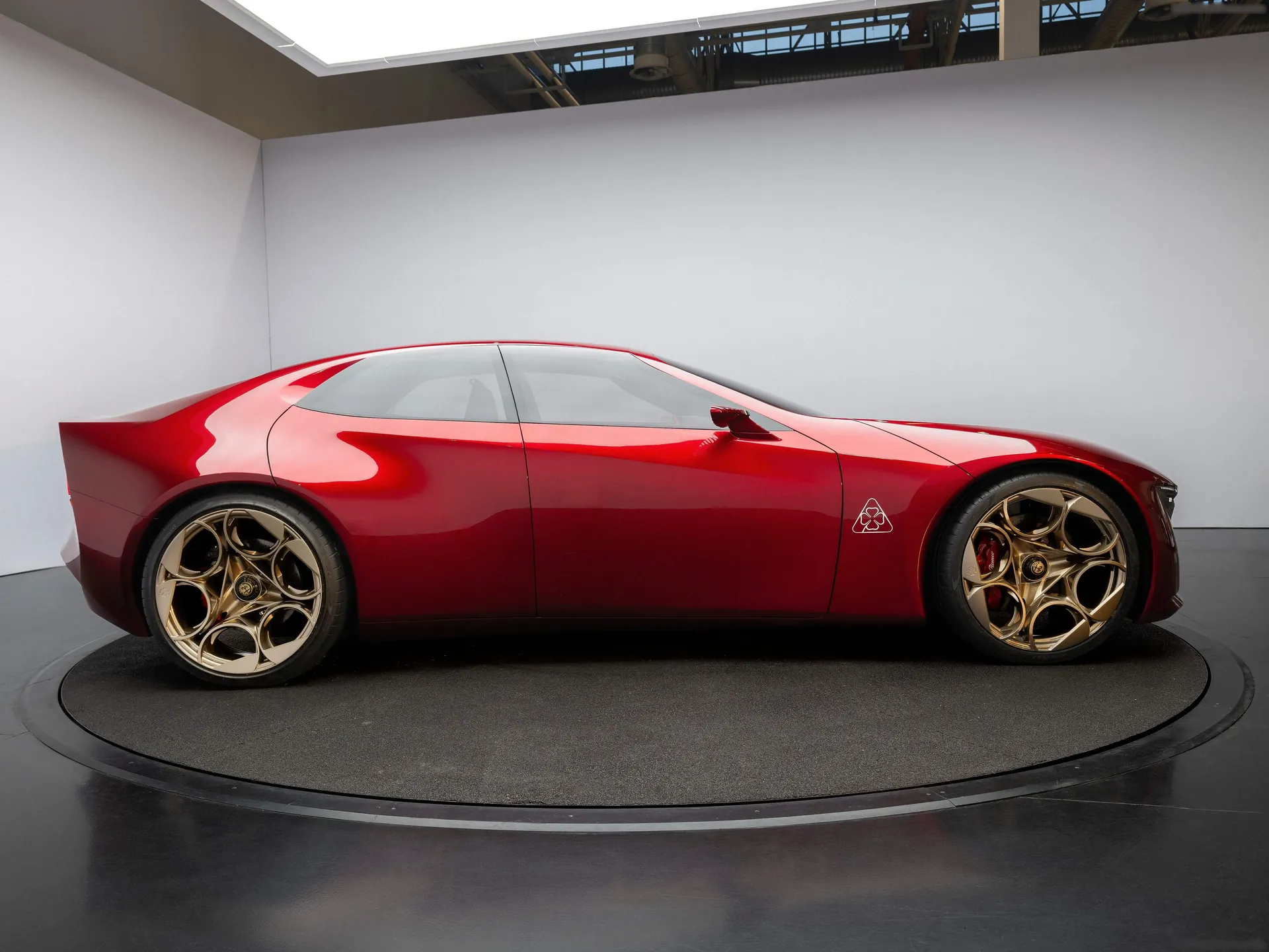 Alfa Romeo Cuorerosso Concept (2026) – boční profil
