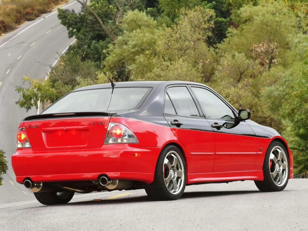 Lexus IS430 Project (2003) – zadní tříčtvrteční pohled